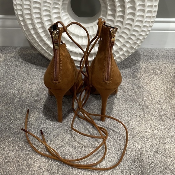 Womens Aldo heels. - Picture 3 of 4